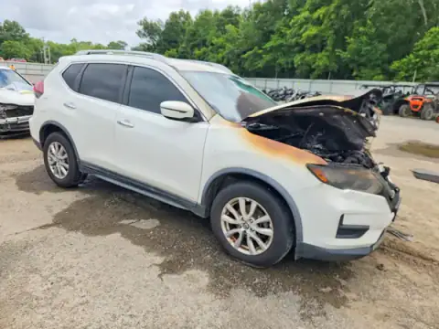 KNMAT2MT6LP525555 — 2020 Nissan Rogue, zdjęcie 4 z Copart 01.10.2026, Pożar silnika