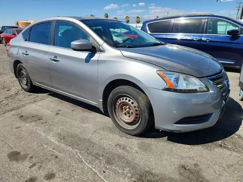 3N1AB7AP2EY255946 — 2014 Nissan Sentra, foto 4 de Copart 15.10.2026, Pequeñas abolladuras y arañazos