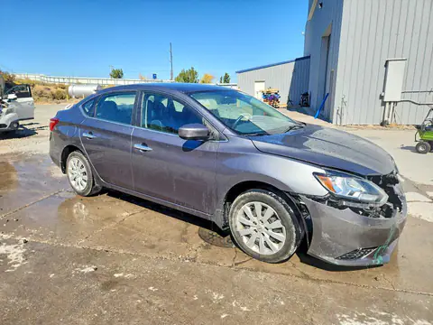 3N1AB7APXGY337751 — 2016 Nissan Sentra, foto 4 de Copart 15.10.2026, Parte delantera