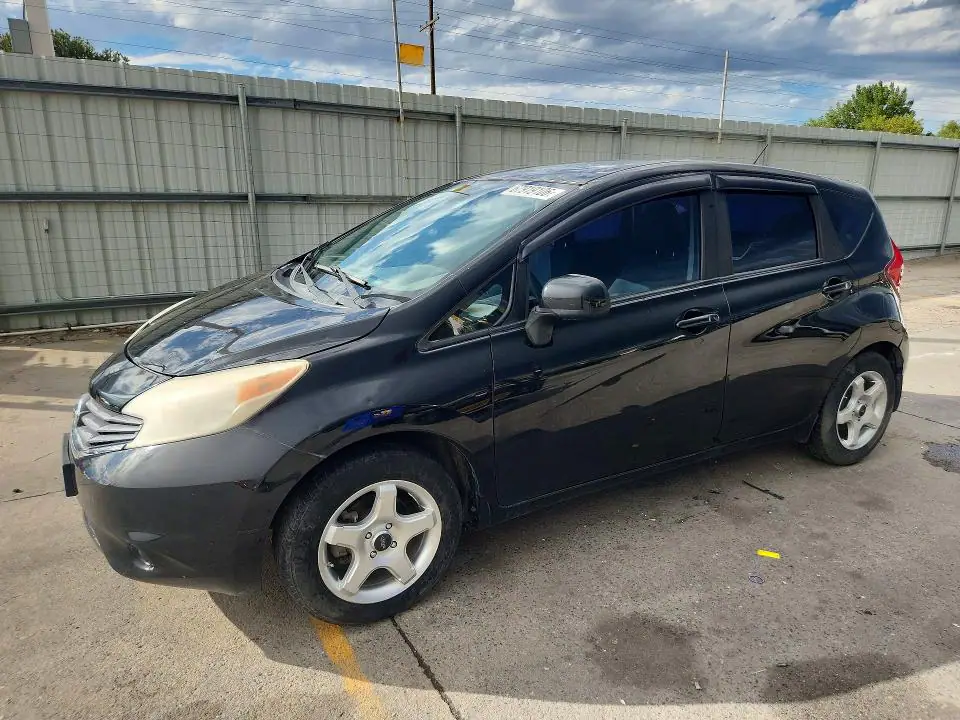 3N1CE2CP8EL394654 Nissan Versa NOTE 2014 — повреждение Боковая часть, фото до ремонта
