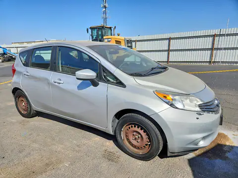 3N1CE2CPXFL409253 — 2015 Nissan Versa NOTE, zdjęcie 4 z Copart 15.10.2026, Historia uszkodzeń