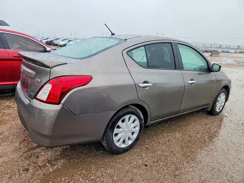 3N1CN7AP5GL865565 — 2016 Nissan Versa, photo 3 from Copart 06.10.2026, Minor dents and scratches