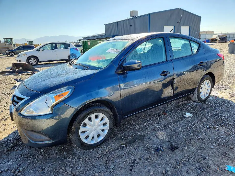 3N1CN7AP2GL904094 Nissan Versa 2016 — Side damage, before-repair photo
