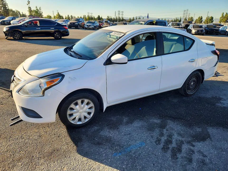 2016 Nissan Versa VIN 3N1CN7AP4GL839331 фото 1