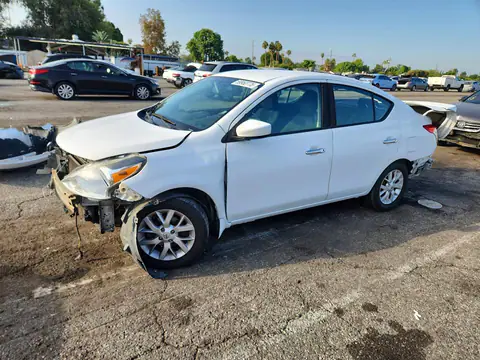 3N1CN7AP4HL844076 — 2017 Nissan Versa, ПЕРЕДНЯЯ ЧАСТЬ (Front End), фото до ремонта