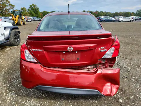 3N1CN7AP3JL857357 — 2018 Nissan Versa, უკანა ნაწილი, ფოტოები შეკეთებამდე