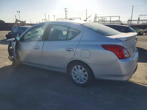 3N1CN7APXKL826494 — 2019 Nissan Versa, zdjęcie 2 z Copart 28.10.2026, Przód