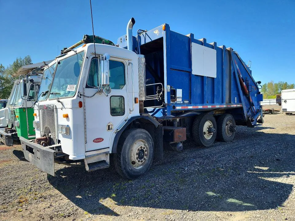2001 PETERBILT 320 VIN 1NPZH07X71D713046 фото 1