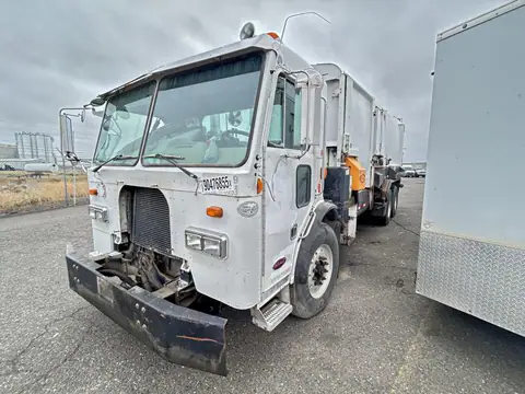 2009 PETERBILT 320 VIN 3BPZL00XX9F719668 фото 2