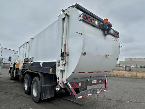 2009 PETERBILT 320 VIN 3BPZL00XX9F719668 фото 3