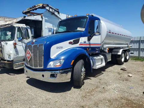 2017 PETERBILT 579 VIN 1NPBLP9X2HD368928 фото 2