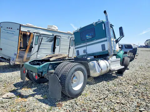 1XPBAK8XXJD464120 — 2018 Peterbilt 579, photo 3 from Copart 22.10.2026, Front end