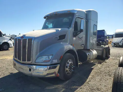 1XPBDP9X9LD609881 — 2020 Peterbilt 579, Zdemontowane części (Stripped), zdjęć przed naprawą