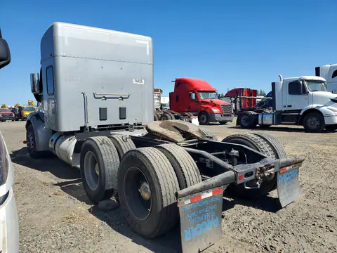 1XPBDP9X9LD609881 — 2020 Peterbilt 579, photo 2 from Copart 20.10.2026, Stripped
