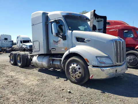 1XPBDP9X9LD609881 — 2020 Peterbilt 579, photo 4 from Copart 20.10.2026, Stripped