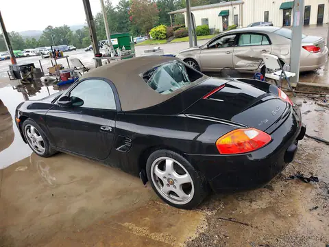 WP0CA2987YU627510 — 2000 Porsche Boxster, photo 2 from Copart 06.10.2026, Minor dents and scratches