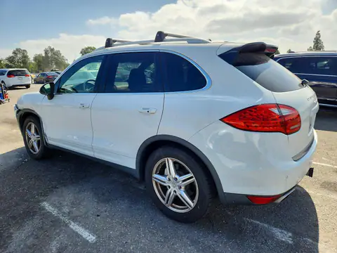 WP1AB2A25ELA58457 — 2014 Porsche Cayenne, photo 2 from Copart 20.10.2026, Front end