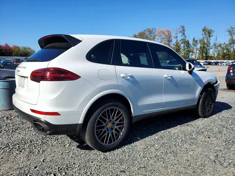 WP1AA2A23HKA89834 — 2017 Porsche Cayenne, zdjęcie 3 z Copart 19.10.2026, Przód