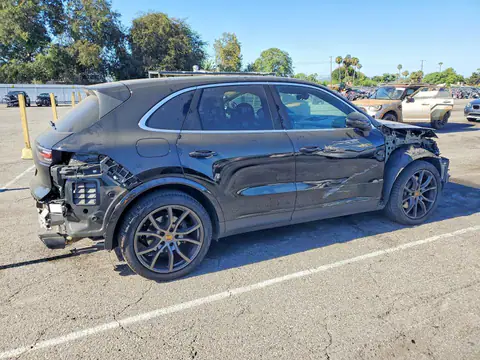 WP1AA2AY6PDA01575 — 2023 Porsche Cayenne, фото 3 с аукциона Copart 29.09.2026, Передняя часть
