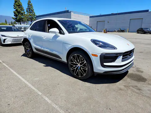 WP1AA2A53PLB16954 — 2023 Porsche Macan, photo 4 from Copart 20.10.2026, Rear end
