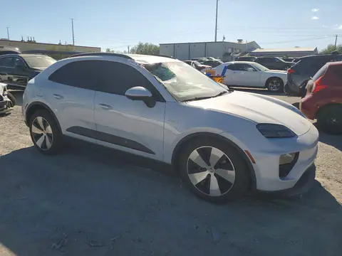 WP1AA2XA9TL000511 — 2026 Porsche Macan, фото 4 с аукциона Copart 27.10.2026, крыша