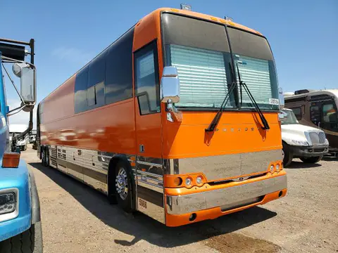 2PCCS3492GC735986 — 2016 Prevost Unknown, Пожар двигателя (Burn - Engine), фото до ремонта