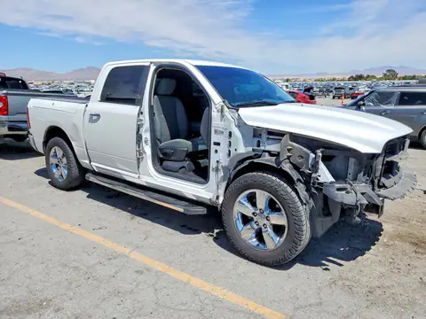 1C6RR6LT2HS684448 — 2017 RAM 1500, zdjęcie 4 z Copart 15.10.2026, Przód