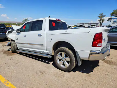 1C6RR7LT2HS870870 — 2017 RAM 1500, zdjęcie 2 z Copart 15.10.2026, Przód