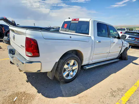 1C6RR7LT2HS870870 — 2017 RAM 1500, zdjęcie 3 z Copart 15.10.2026, Przód