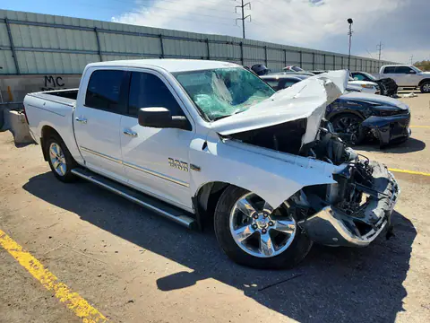 1C6RR7LT2HS870870 — 2017 RAM 1500, zdjęcie 4 z Copart 15.10.2026, Przód