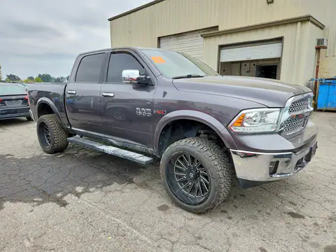 1C6RR7NM1JS353636 — 2018 RAM 1500, zdjęcie 4 z Copart 19.10.2026, Bok
