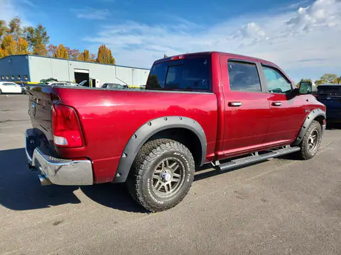 1C6RR7LM7JS258467 — 2018 RAM 1500, zdjęcie 3 z Copart 26.10.2026, Uszkodzenia mechaniczne