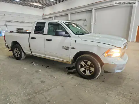 2019 Ram 1500 Classic Tradesman VIN 1C6RR6FT3KS742019 фото 4