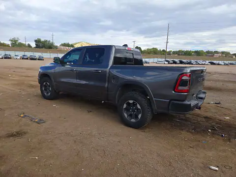 1C6SRFLT5KN694608 — 2019 RAM 1500, foto 2 de Copart 28.10.2026, Pequeñas abolladuras y arañazos