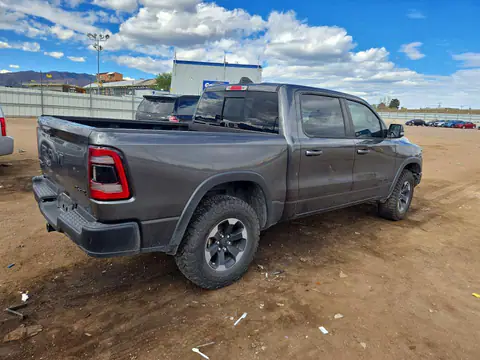 1C6SRFLT5KN694608 — 2019 RAM 1500, foto 3 de Copart 28.10.2026, Pequeñas abolladuras y arañazos