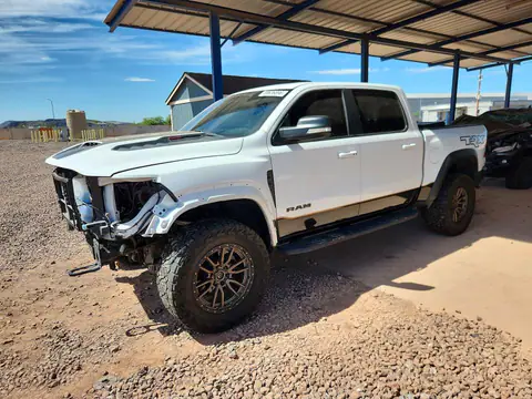 1C6SRFU98MN818327 — 2021 RAM 1500, Parte delantera (Front End), fotos antes de reparar