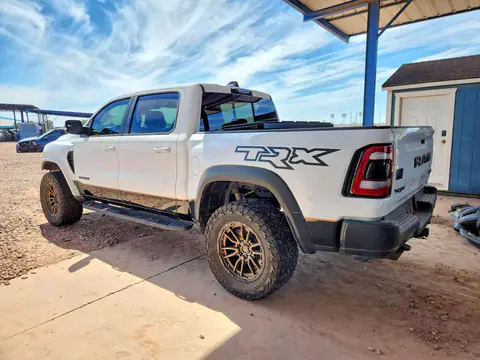 1C6SRFU98MN818327 — 2021 RAM 1500, foto 2 de Copart 29.10.2026, Parte delantera