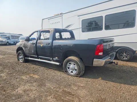 3C6UR5CL1JG161939 — 2018 RAM 2500, фото 2 с аукциона Copart 29.09.2026, Пожар