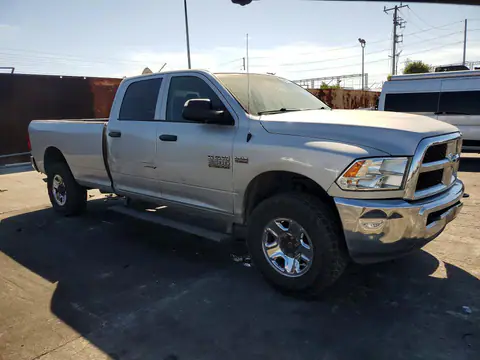 3C6UR5HJ2JG261037 — 2018 RAM 2500, photo 4 from Copart 30.09.2026, Side