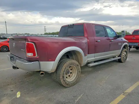 3C63RRML7JG132415 — 2018 RAM 3500, photo 3 from Copart 15.10.2026, Interior fire