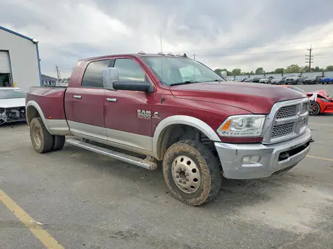3C63RRML7JG132415 — 2018 RAM 3500, photo 4 from Copart 15.10.2026, Interior fire