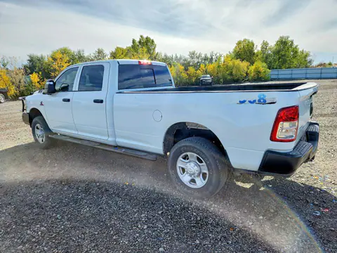 2024 RAM 3500 VIN 3C63R3GL8RG256441 фото 2