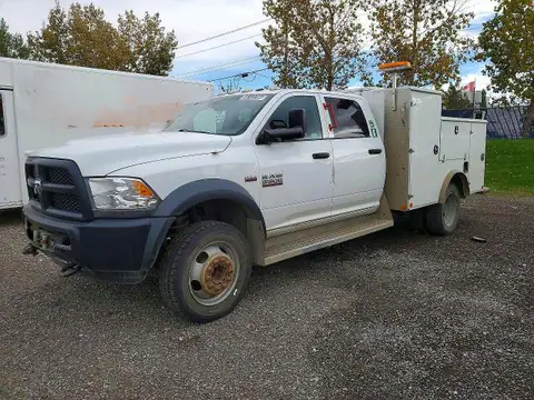 3C7WRNEJ2FG675127 — 2015 RAM 5500, Pożar (Burn), zdjęć przed naprawą