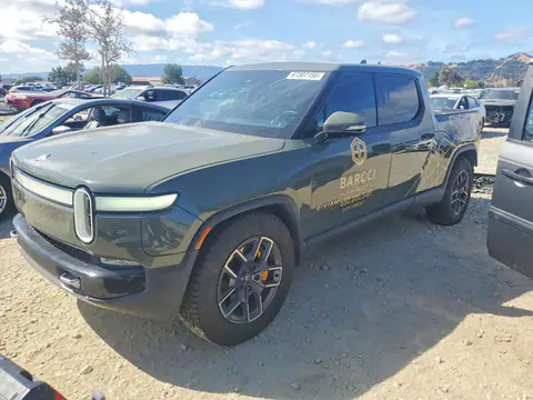 7FCTGAAL2NN004787 — 2022 Rivian R1T, Задняя часть (Rear End), фото до ремонта