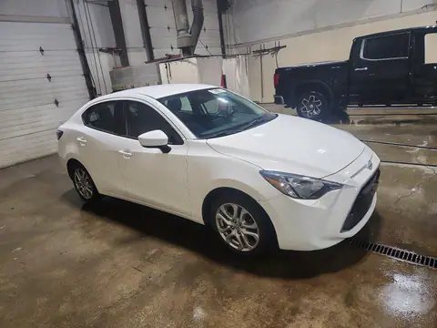 3MYDLBZV8GY135991 — 2016 Scion iA, photo 4 from Copart 29.09.2026, Minor dents and scratches