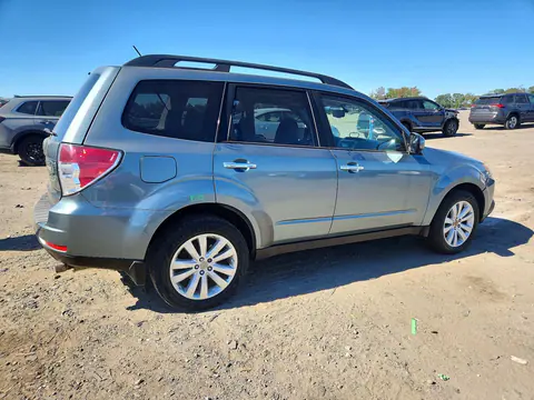 2011 Subaru Forester 2.5X Premium VIN JF2SHADC6BH766249 фото 3
