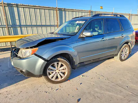JF2SHBDC3CH410638 — 2012 Subaru Forester, Передняя часть, фото до ремонта