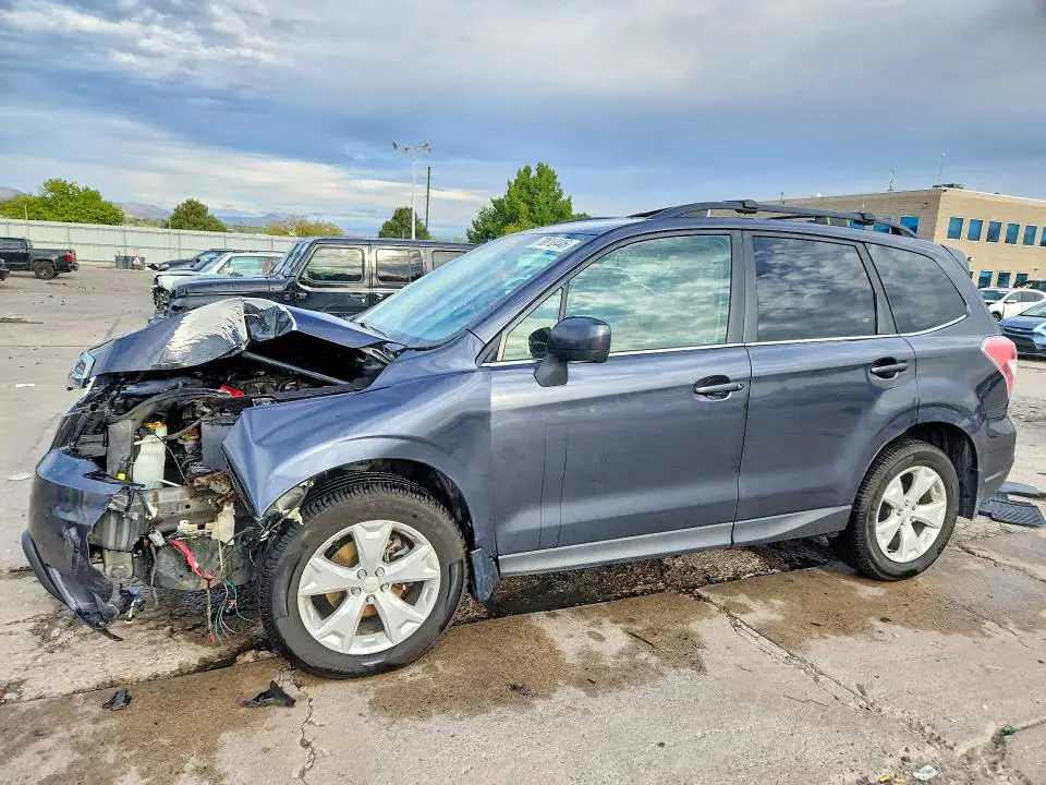 JF2SJAHC9GH433680 Subaru Forester 2016 — Front end damage, before-repair photo