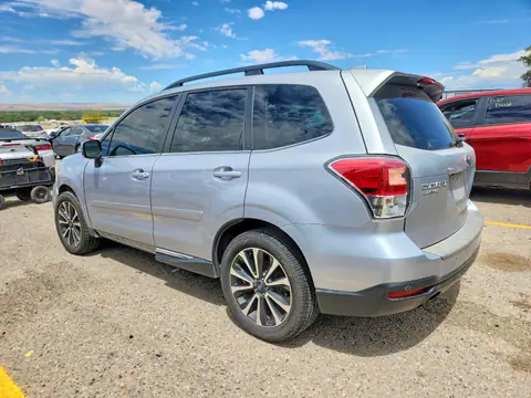 JF2SJGWC6HH565318 — 2017 Subaru Forester, zdjęcie 2 z Copart 15.10.2026, Przód