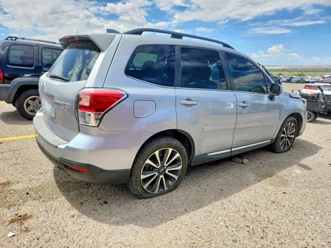 JF2SJGWC6HH565318 — 2017 Subaru Forester, zdjęcie 3 z Copart 15.10.2026, Przód